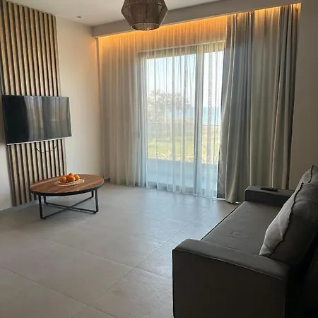 Apartment Midoya Sea View Skaleta