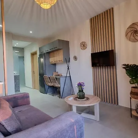 Midoya Sea View Apartment *