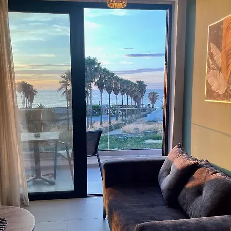 Midoya Sea View Apartment Skaleta